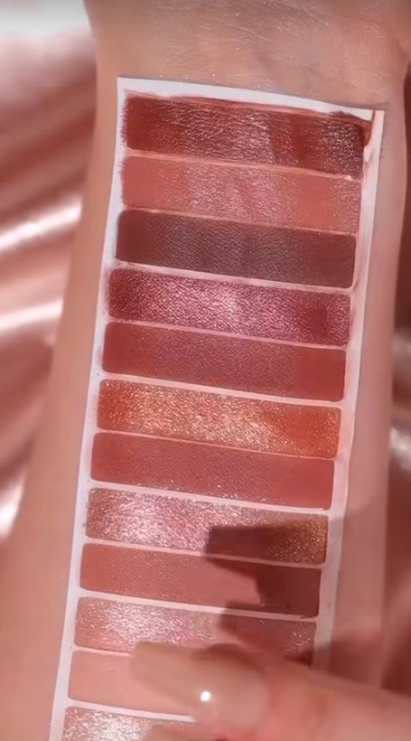 پالت سایه روشن 12 تایی رولوشن | Revolution 12 Shades Eyeshadow Palette