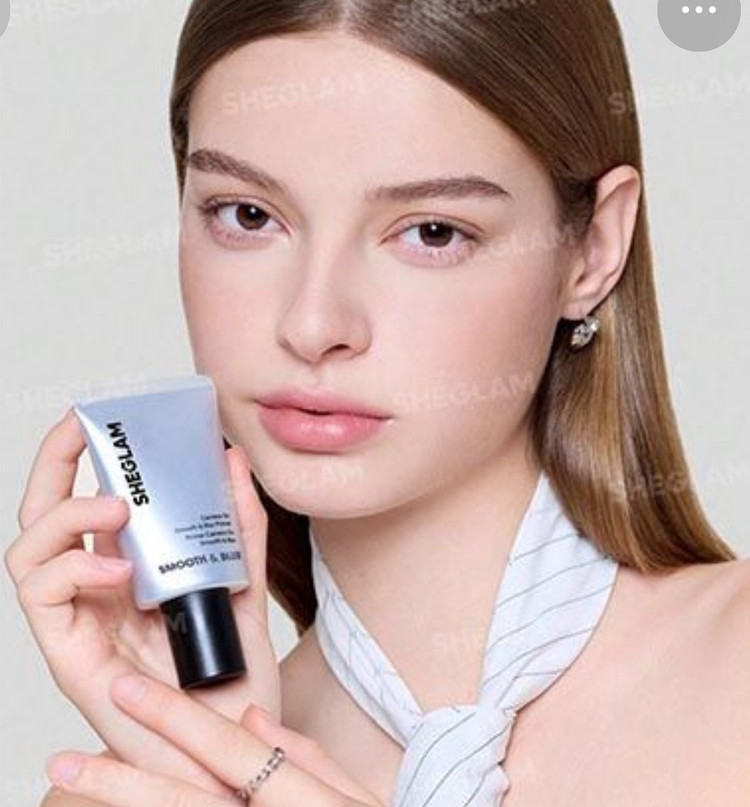 پرایمر ماتکننده و ضد منافذ شیگلم مدل Smooth & Blur وزن 30 گرم