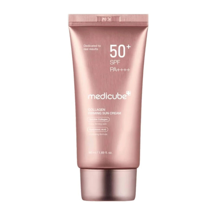 کرم ضد آفتاب بدون رنگ دست و صورت مدیکیوب spf50 مدل کلاژن محافظ UVA،UVB مناسب برای انواع پوست حجم 50 میلی لیت